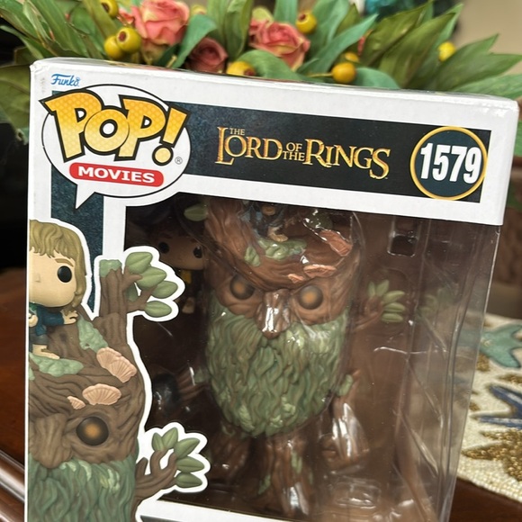 FUNKO SUPER POP! THE LORD OF THE RINGS SUPER TREEBEARD WITH MERRY & PIPPIN 1579 - Picture 4 of 15